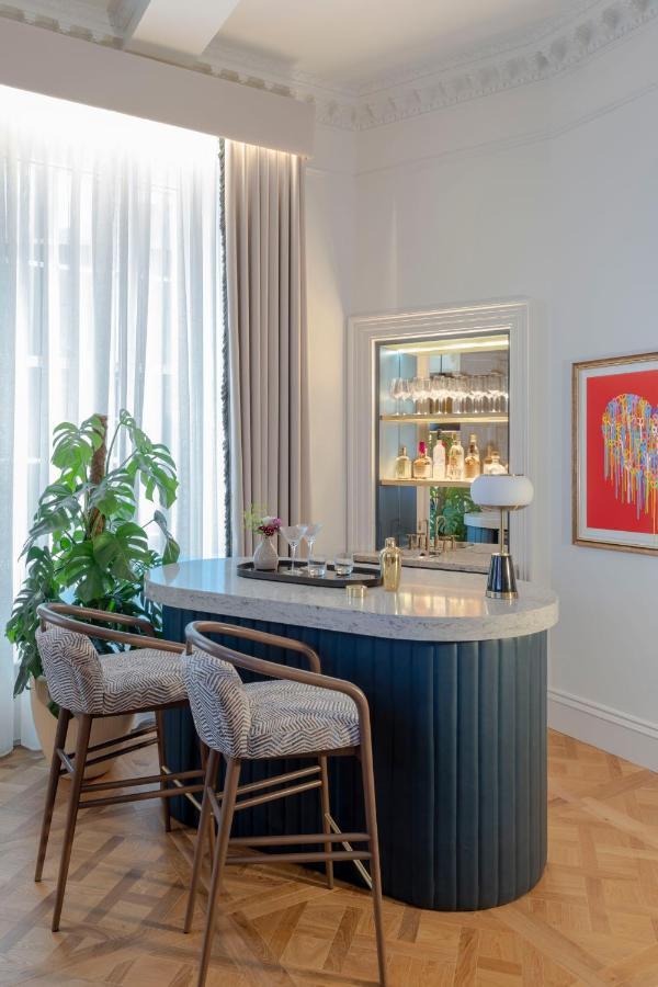 Virgin Hotels เอดินบะระ ภายนอก รูปภาพ The bar at the 100 Queen's Gate