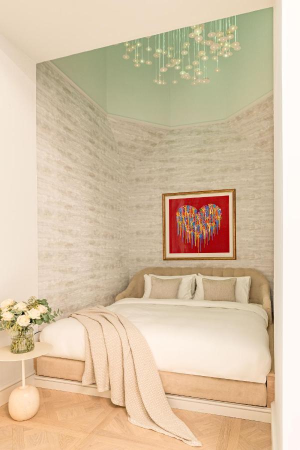 Virgin Hotels เอดินบะระ ภายนอก รูปภาพ A bedroom with a bed