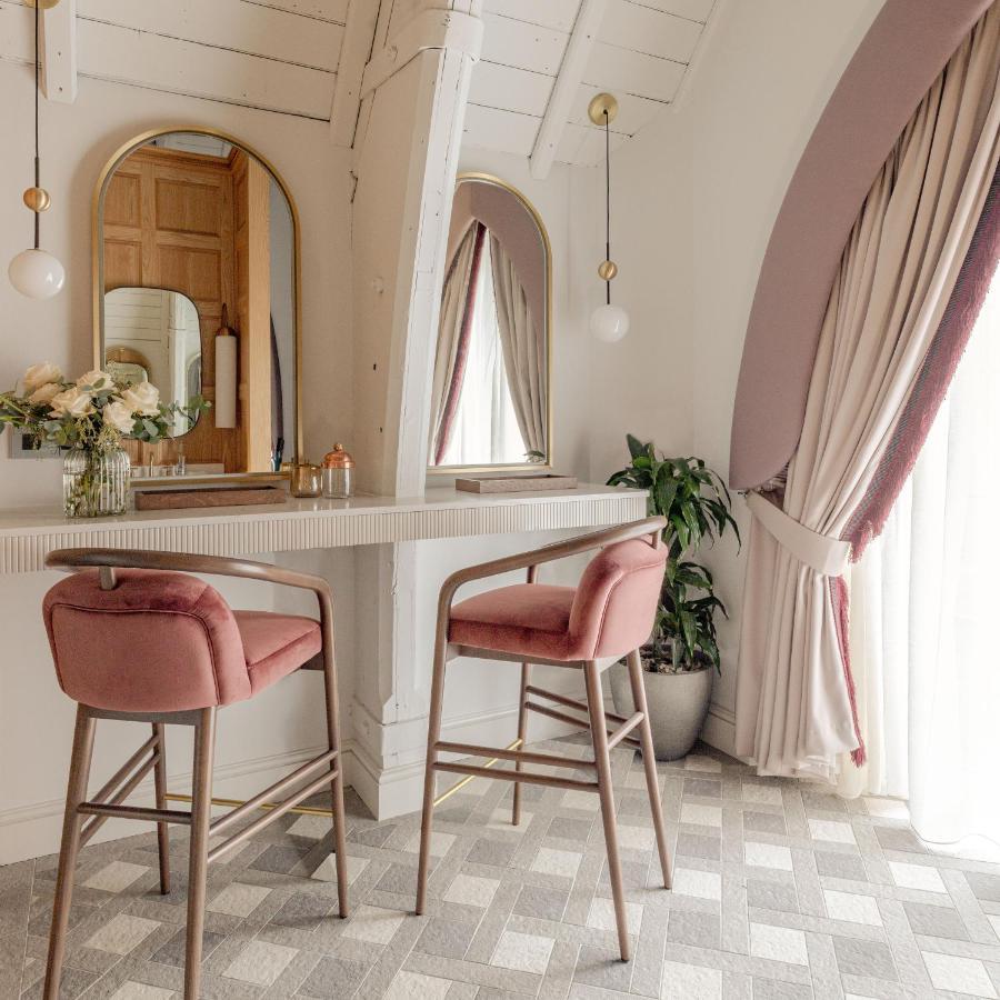 Virgin Hotels เอดินบะระ ภายนอก รูปภาพ Interior of a salon