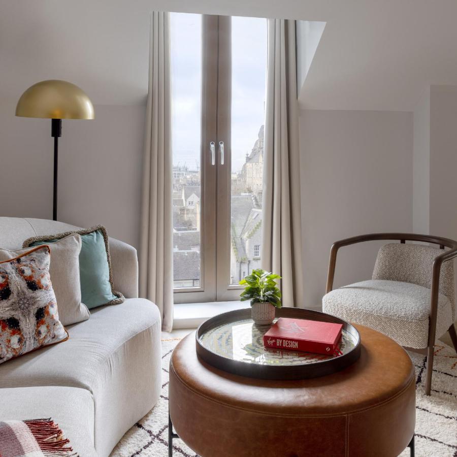 Virgin Hotels เอดินบะระ ภายนอก รูปภาพ A living room at the hotel